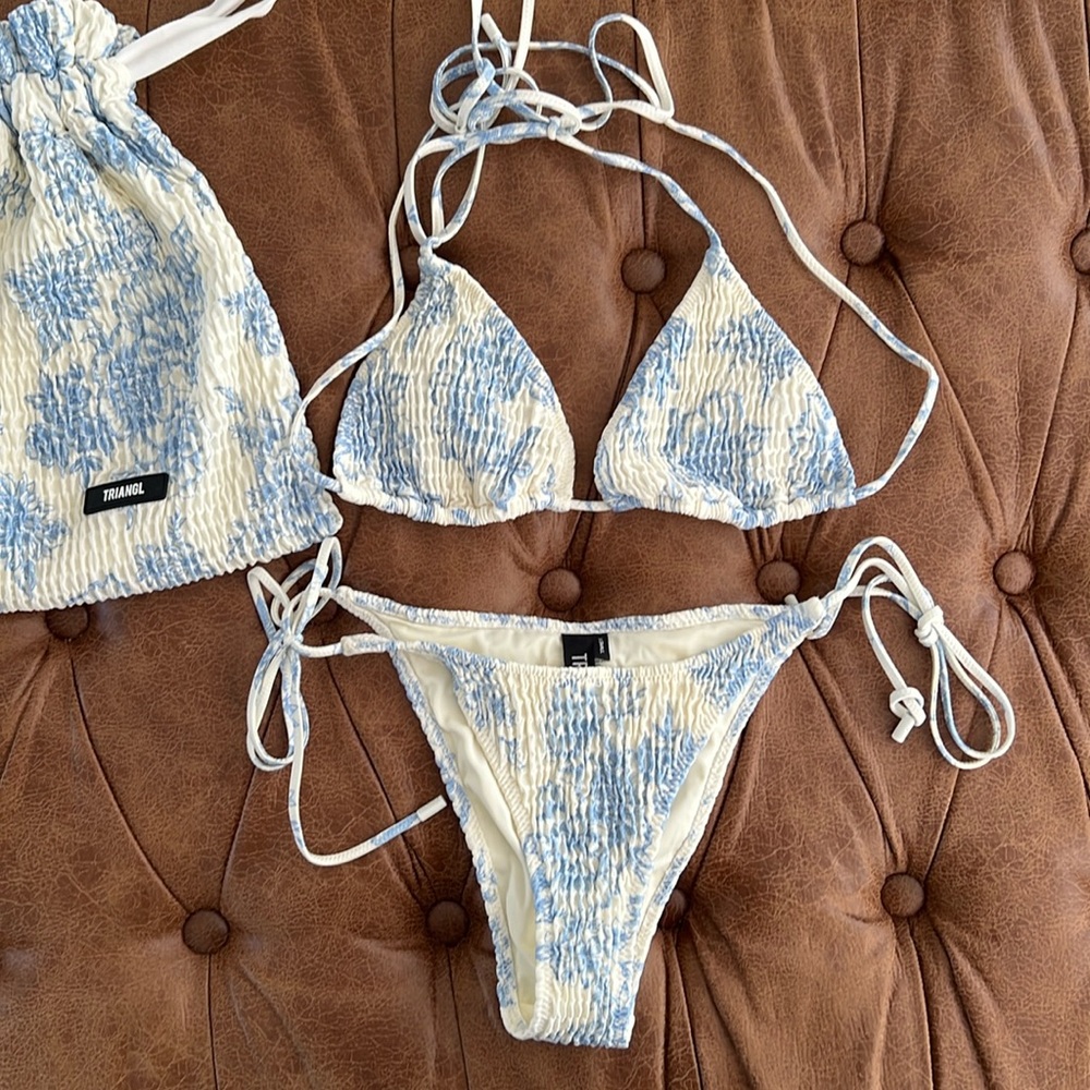Triangl Vinca Indigo
